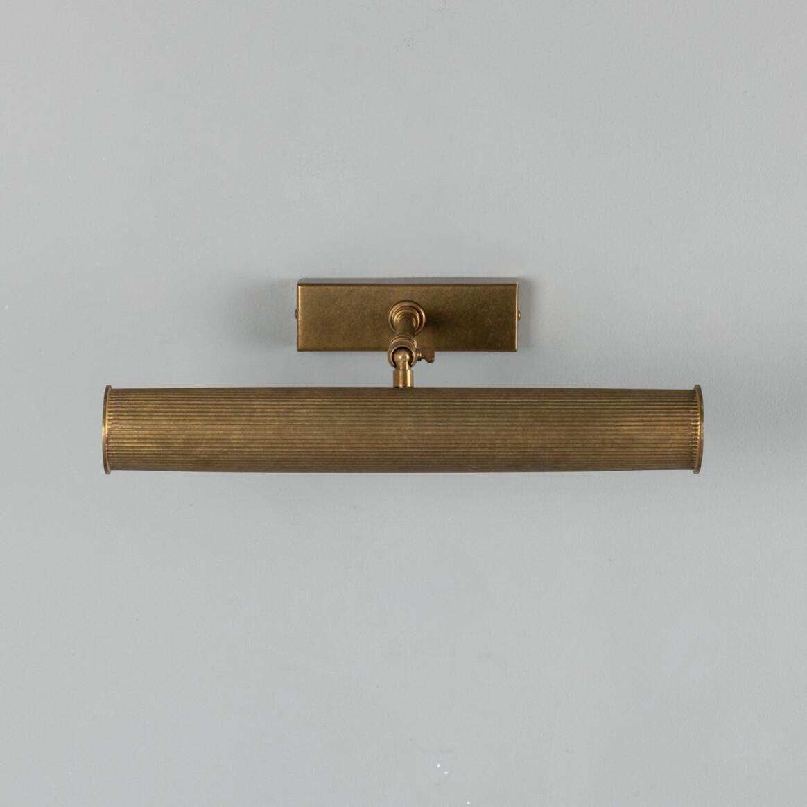 Cambridge Adjustable Reeded Brass Picture Light - Image 2