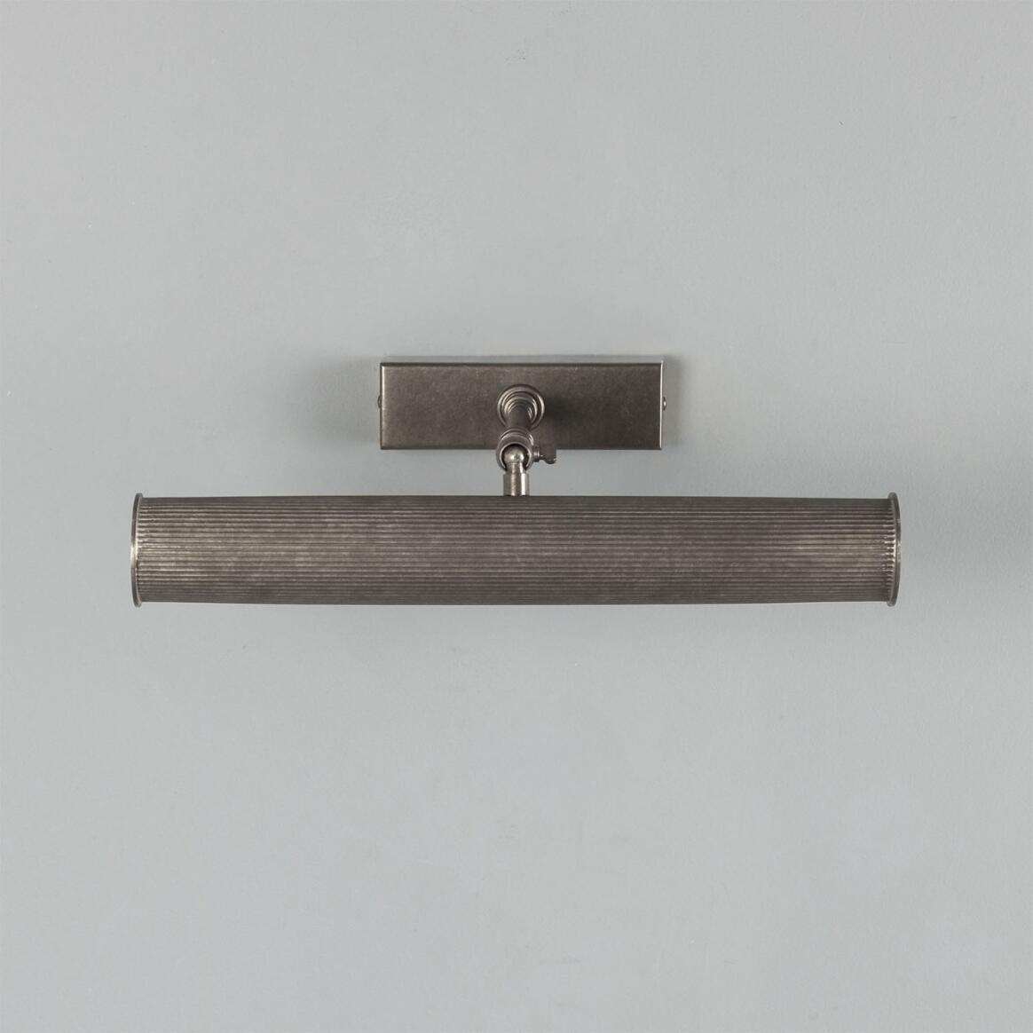 Cambridge Adjustable Reeded Brass Picture Light - Image 3