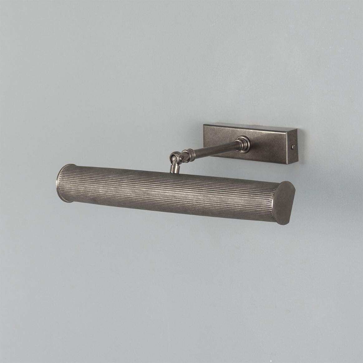 Cambridge Adjustable Reeded Brass Picture Light - Image 4