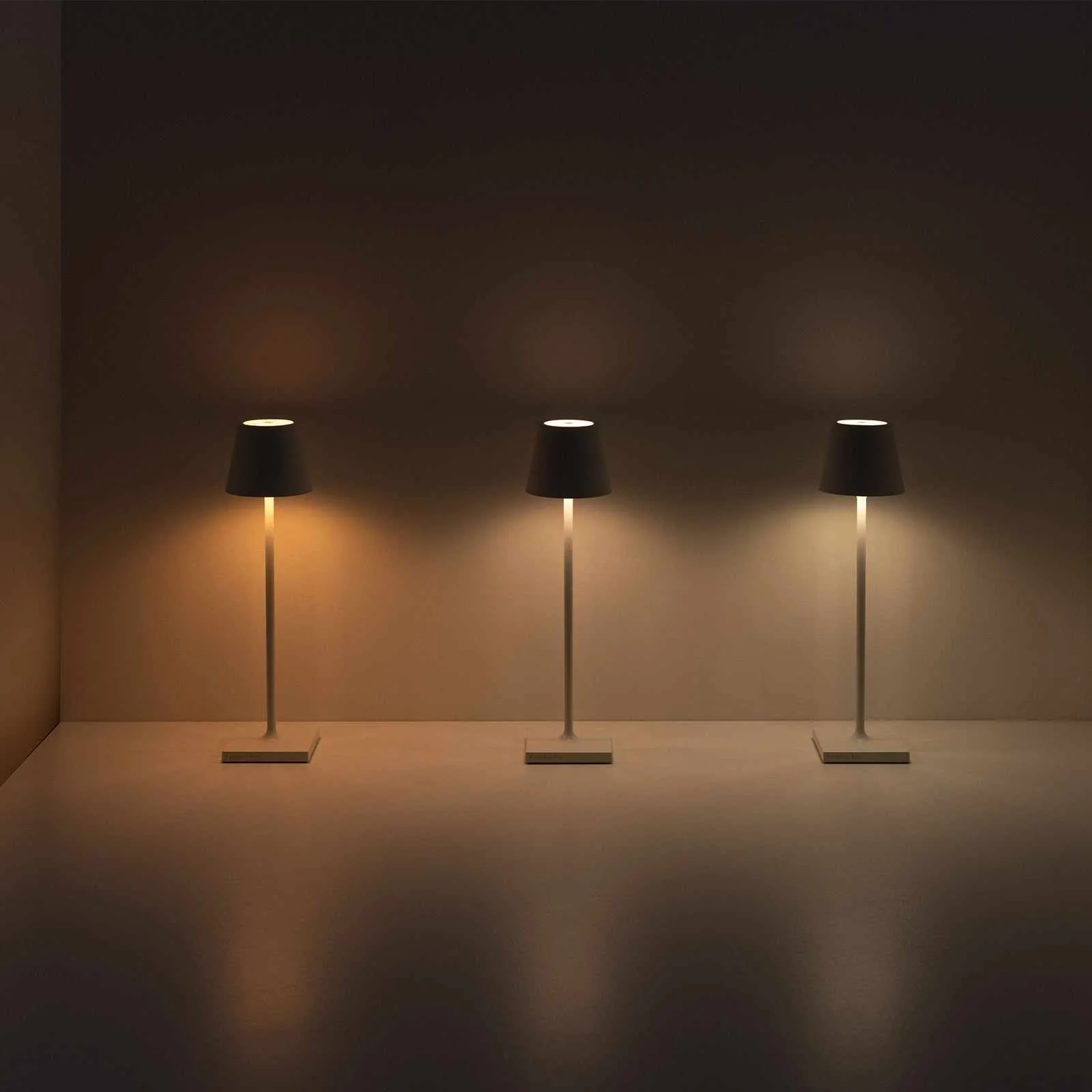 Zafferano Poldina Pro Rechargeable Sand Table Lamp - Image 3